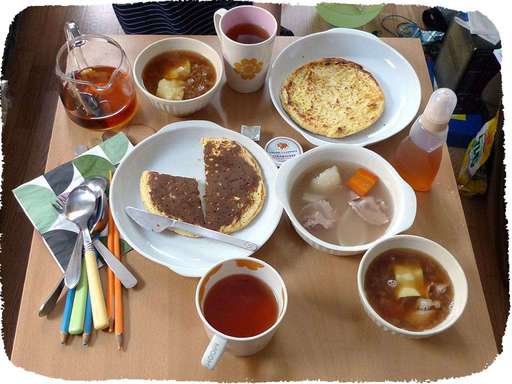 パンケーキ、オニオンスープ、...
