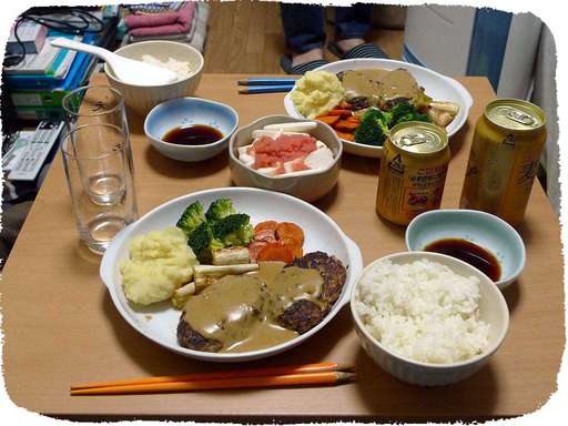 ハンバーグ、マッシュポテト、...