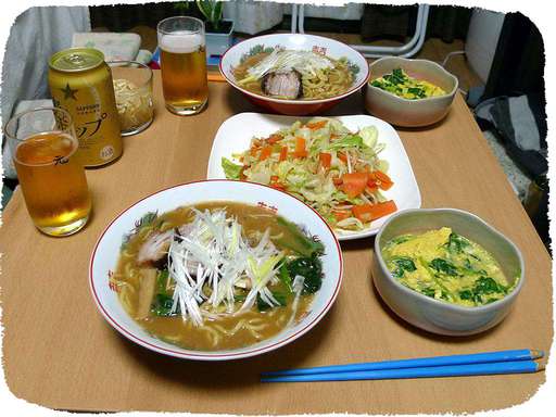 ラーメン、野菜炒め、三つ葉卵