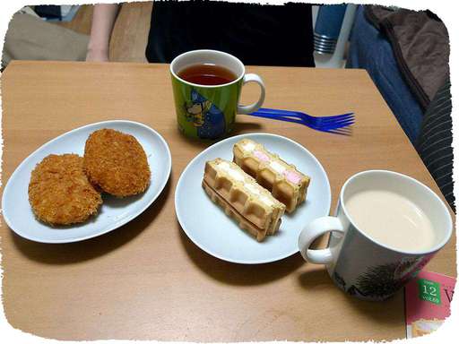 R&L のワッフルと肉屋のコ...