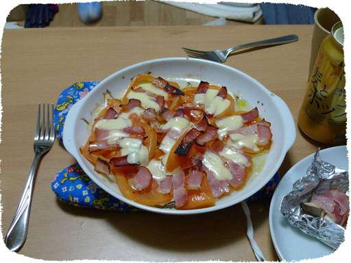 ベーコンとトマトのオーブン焼...