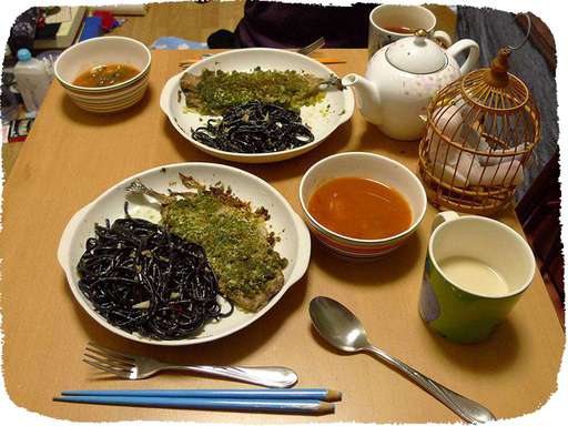 いかすみパスタと香草焼き