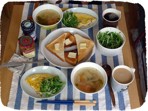 ツナオムレツとスープと水菜サ...