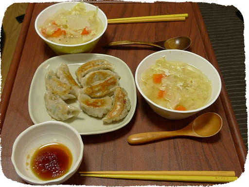 餃子と中華スープ