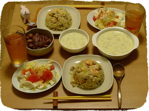 えび炒飯、サラダ、豆乳スープ