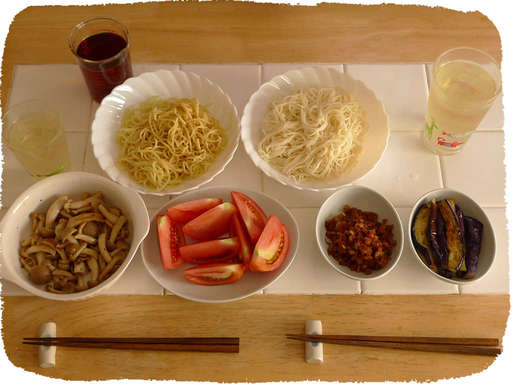 そうめんとトッピング (きの...