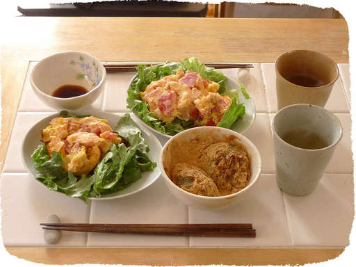 オムレツとよもぎもち