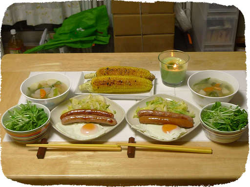 ソーセージ、焼きトウモロコシ