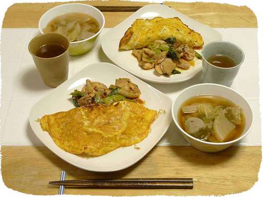 オムライス、鶏肉炒め、大根か...