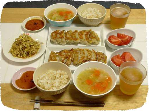 餃子、もやしナムル
