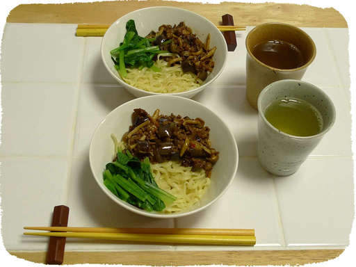 ジャージャー麺