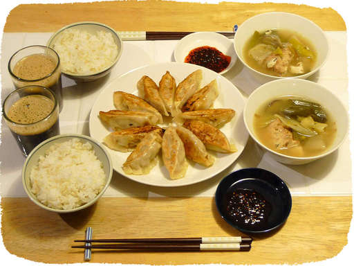 ぎょうざ、ねぎと厚揚げの煮物