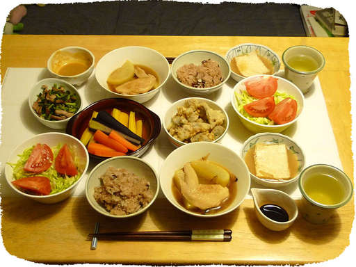 大根と手羽先の煮込み、蒸しニ...