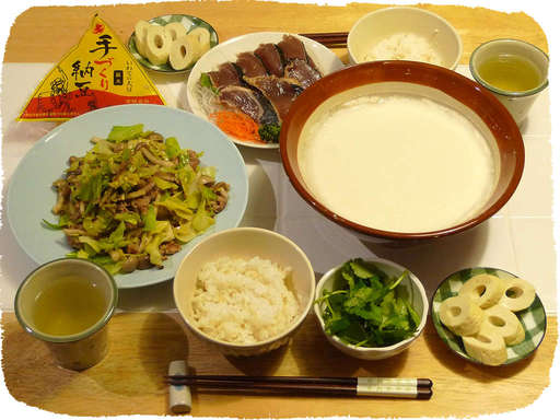 とろろ、キャベツ炒め、とうふ...