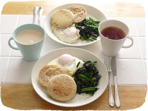 マフィンと目玉焼き