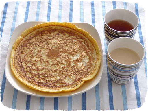 薄いパンケーキ