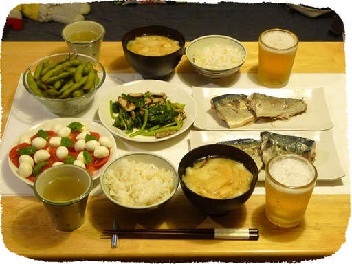 サバ味噌煮、トマトモツァレラ...