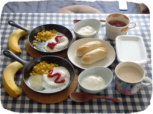 冷凍プチパン、目玉焼き