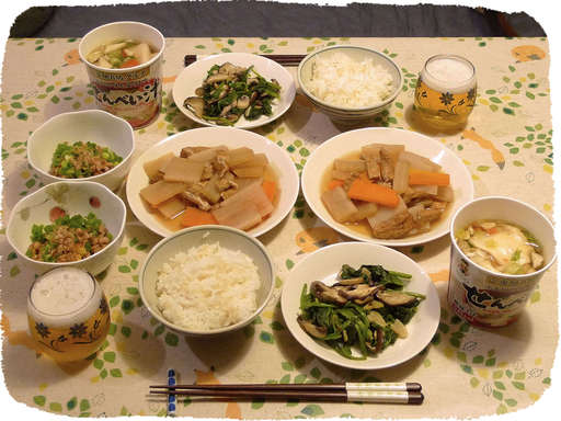 大根にんじん豚肉の煮物、野菜...