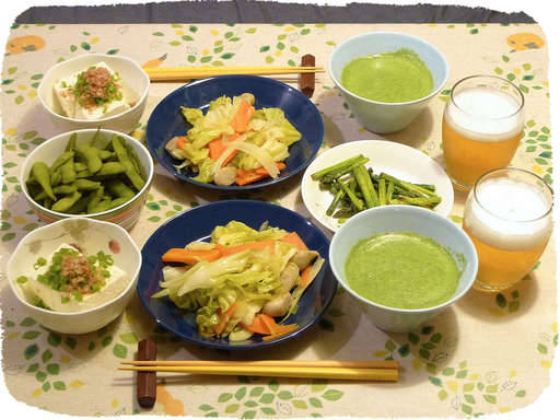 ほうれん草スープ、ソーセージ...