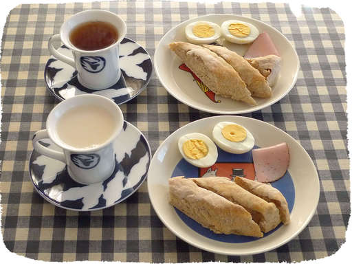 ライ麦パンとゆでたまご