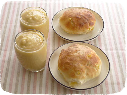 パンと甘夏バナナジュース