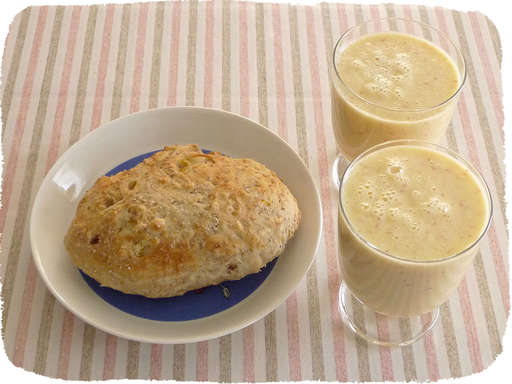 パンとヨーグルトバナナジュー...
