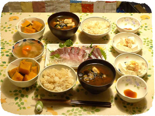 ワラサの刺身、しじみの味噌汁...