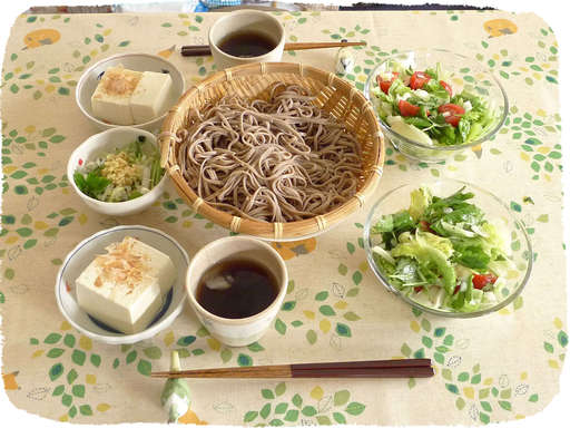 そばと豆腐とサラダ