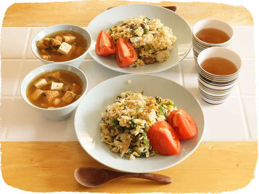 チャーハンと味噌汁