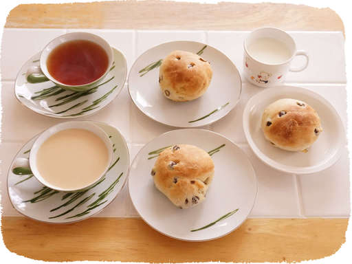 レーズンパンの朝食